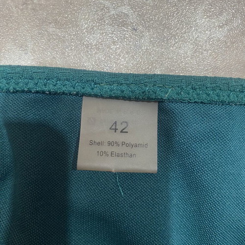 Emerald Bikini Set like new, textured fabric, adjustable slip