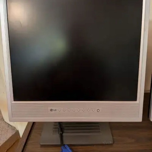 LG Flatron L1710M 17" LCD Monitor used, VGA, built-in speakers