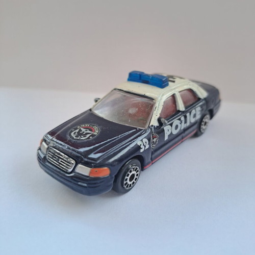 Miniaturh Police Car Ford Crown Victoria Realtoy #32, vintage 2000s