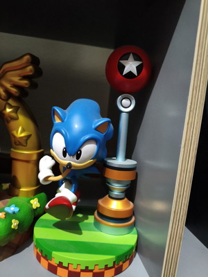 F4F PVC figures like new without boxes