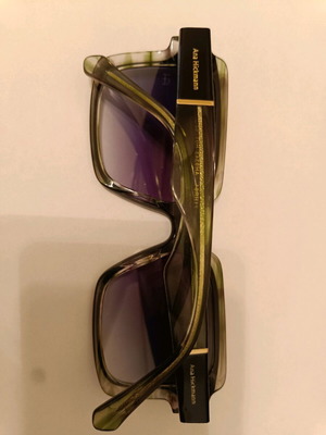 Ana Hickmann sunglasses used with gradient grey lens and green acetate frame