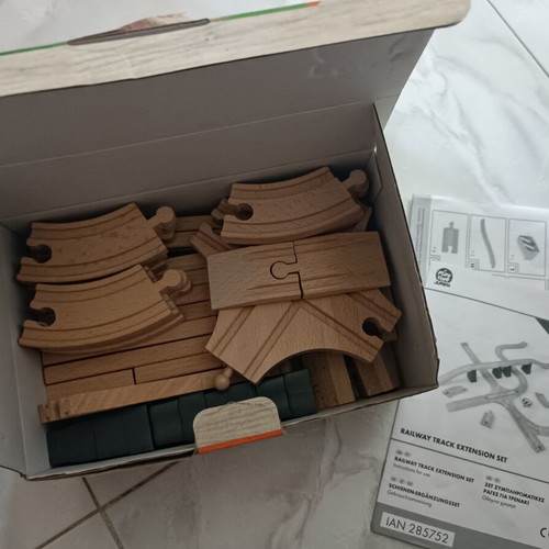 Wooden railway track extension set