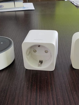 Alexa Echo Dot 2nd Gen with Philips Hue smart plug and motion sensor