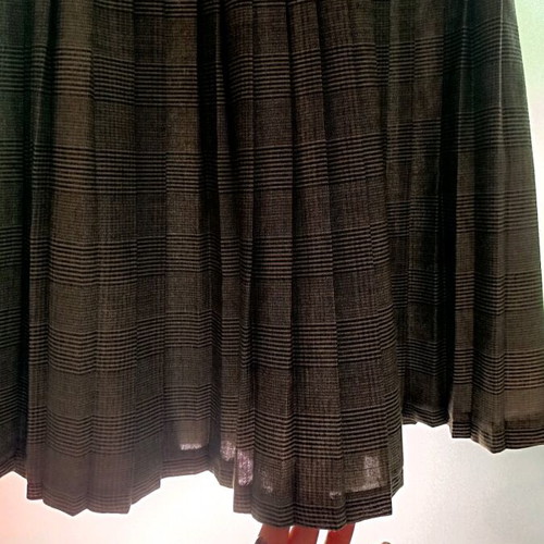 Chic gray plaid pleated skirt like new, size S