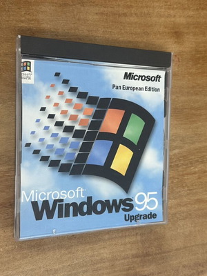 Microsoft Windows 95 Upgrade Pan European Edition CD used