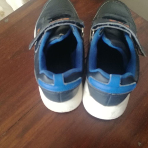 Fila athletic shoes size 31 used, blue, scratch closure