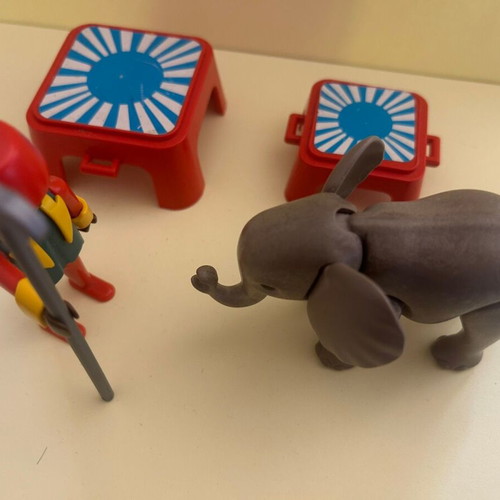 Playmobil Circus set 3519 with figure and elephant
