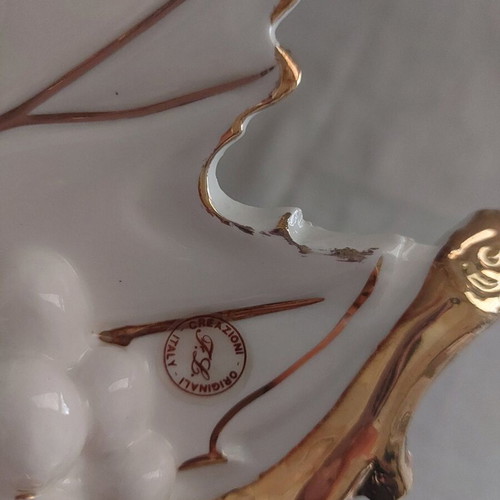 Decorative bowl handmade from Italian porcelain in grape leaf shape new