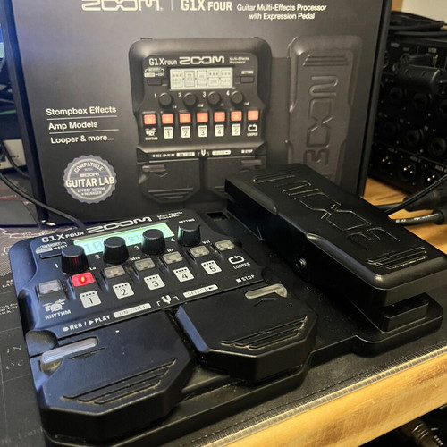 Zoom G1X Four multi-effects pedal for instruments