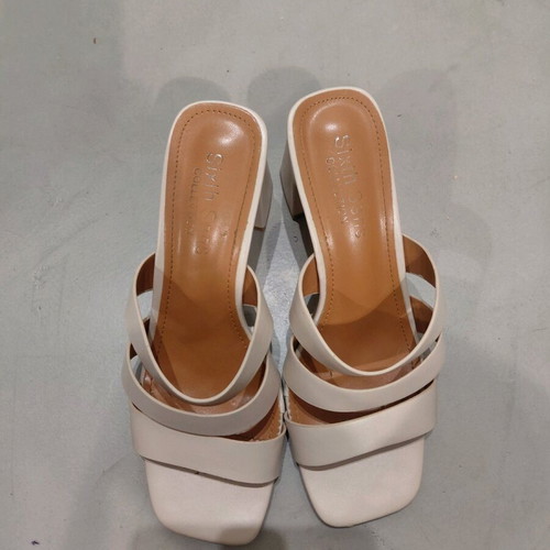 Bozikis summer sandal beige size 39 like new