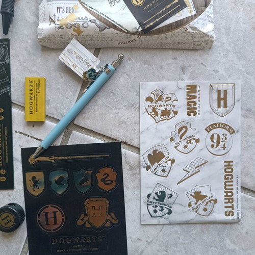 Harry Potter writing set new with notebooks, pens and accessories