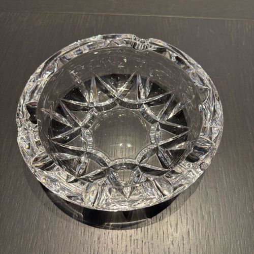 Crystal ashtray classic design like new condition