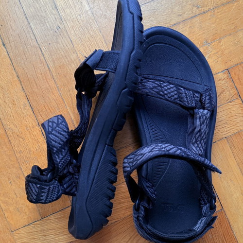 Teva Hurricane XLT3 sandals new, size 38, blue and purple