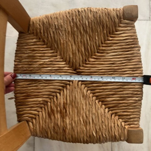 Stool like new, rattan wood