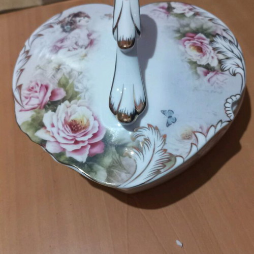 Porcelain centerpiece new in box