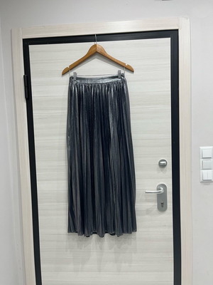 Women's pleated long skirt in silver fabric new