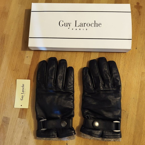 Guy Laroche leather gloves like new, black