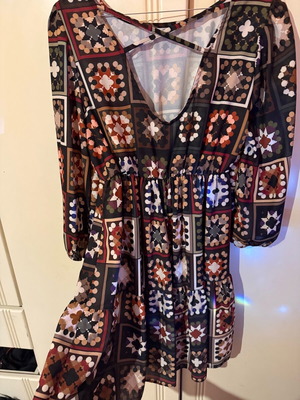 Mini dress with geometric pattern very good condition, brown multicolor