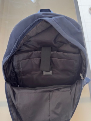 Guess backpack like new, blue backpack
