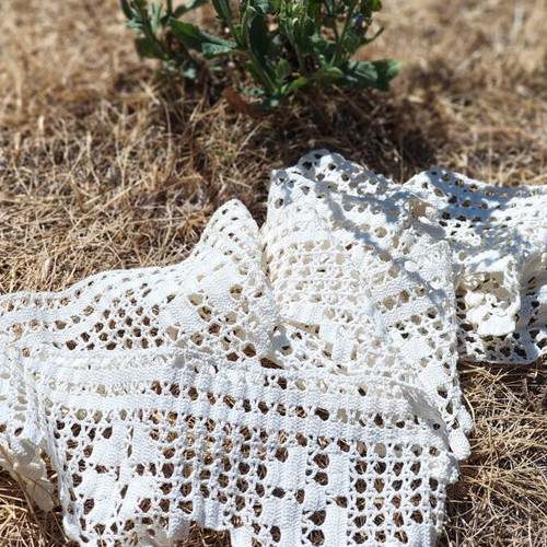 Handmade crochet lace trim, vintage style, 180x14 cm