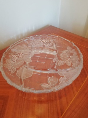 Crystal serving platter for nuts and appetizers like new