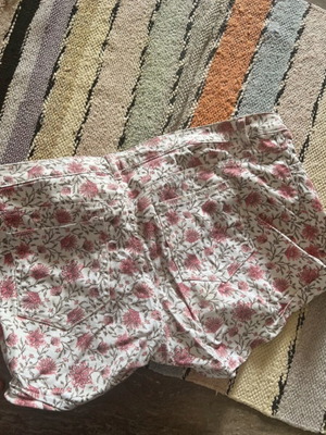 H&M shorts like new, multicolor, size L