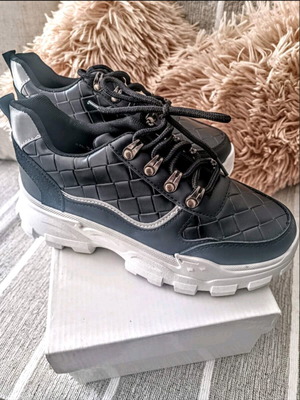 Women's athletic shoes new, black and white, size 37