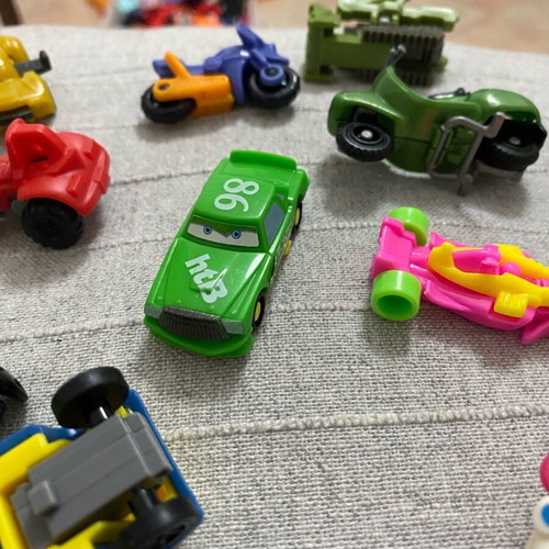 Kinder toy car figures new