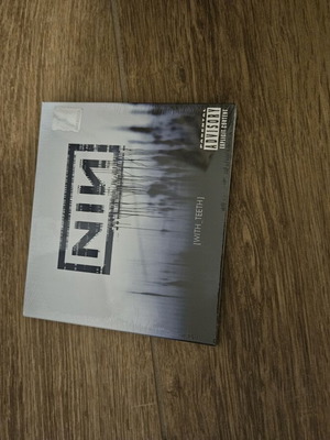 Nine Inch Nails CD καινούργιο, ροκ