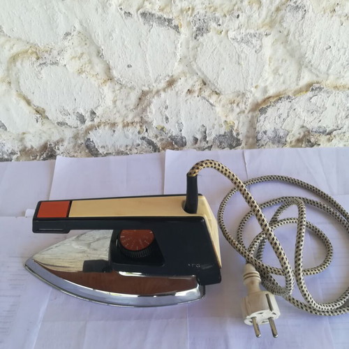 AEG vintage electric iron with fabric cord