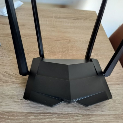 Tenda AC10U WiFi Router MU MIMO Dual Band Gigabit like new