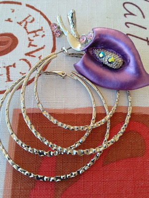 Pin and earrings set new