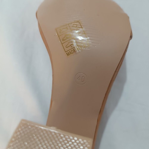 Sweet Shoes Croco Camel sandals size 40, new with thick heel