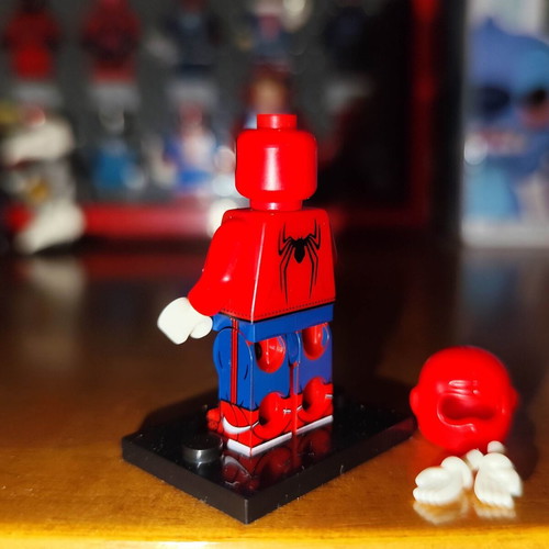 Spider-Man Peter Parker Wrestling Suit minifigure like new