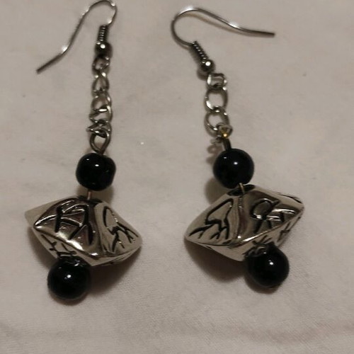 Dangling earrings new, black and silver