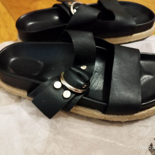 Zara leather sandals like new, size 37 black