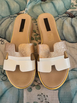 Leather sandals like new, white and gold, size 39