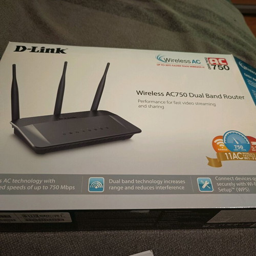 D-LINK AC750 dual band router like new