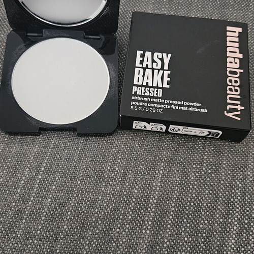 Huda Beauty Easy Bake Pressed Powder new, Shade Sugar Cookie