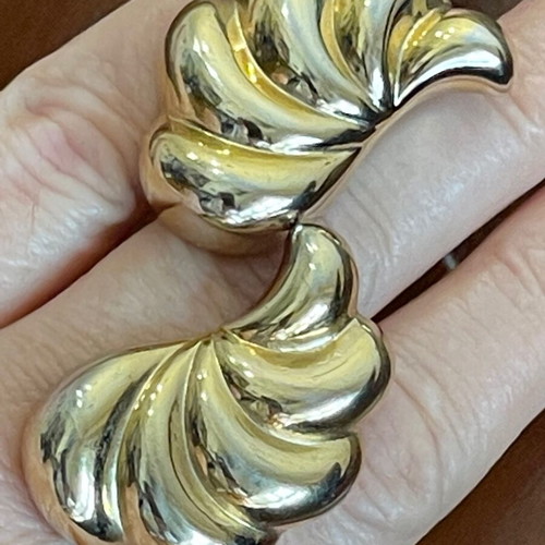 P.E.P. Custom Jewellery collectible large clip on earrings like new