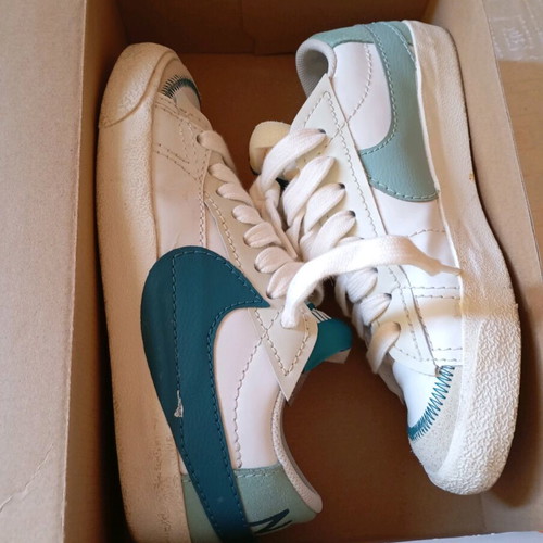 Nike women's athletic shoes like new, size 41, white