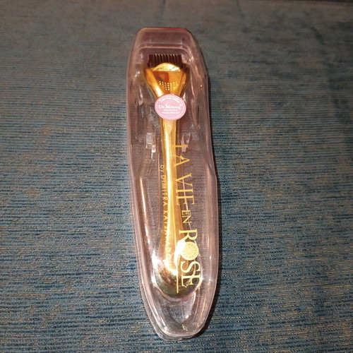 La vie en rose used, very good condition