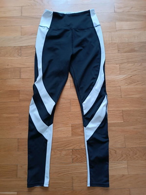 Shein leggings like new, black and white, size S