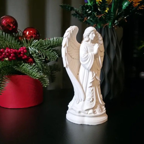 Illuminated angel statue new with LED lighting