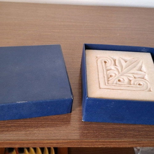 Marble prespapie like new, handmade from marble carving workshop