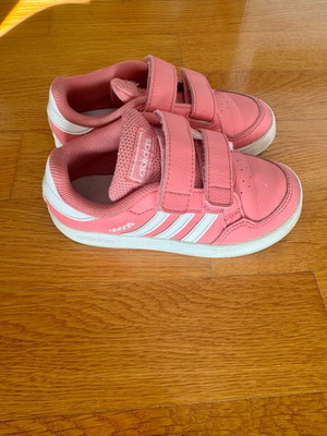 Adidas παιδικά αθλητικά παπούτσια σαν καινούργια, νούμερο 26, ροζ