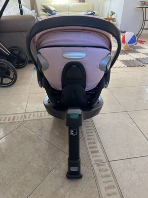 Cybex carseat with base and summer cover like new