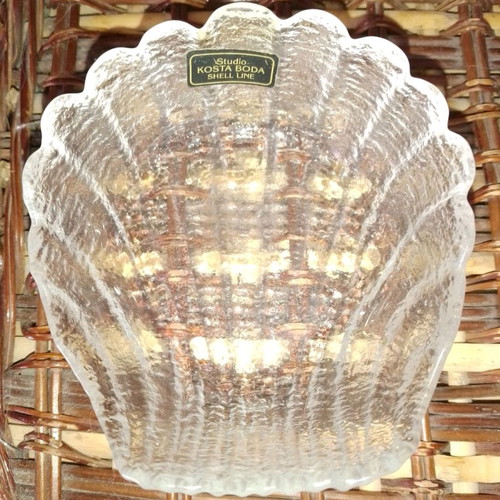 KOSTA BODA shell line vintage shell used