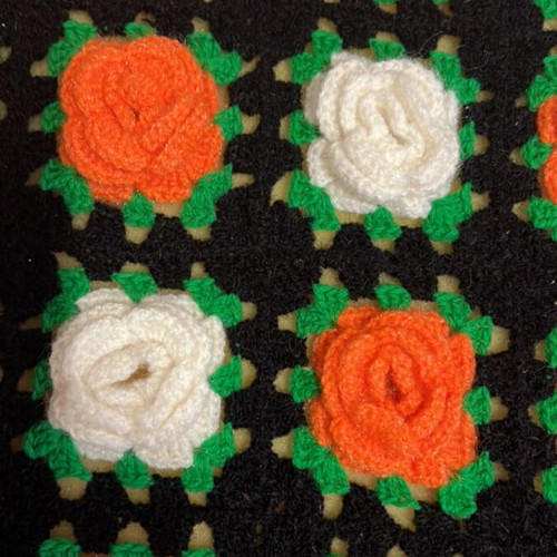 Square pillow single-sided hand-knitted like new