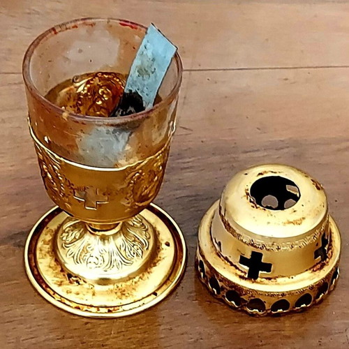 Μπρούτζινο καντήλι οικίας μεταχειρισμένο με βυζαντινά σκαλίσματα